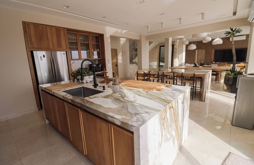 Lomas de Palmira Villa | Casa Carousel! Stunning La Paz Villa - Perfect for Large Groups! Views + more