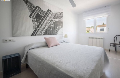 Tarragona Haus | Casa Cerca de la Playa con Terraza, Barbacoa y Mucho Más!