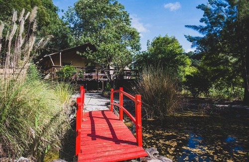 Caldas da Rainha Wohnmobilvermietung | Casa Cha – Luxury Safari Tent with Oriental Flair at Quinta Japonesa