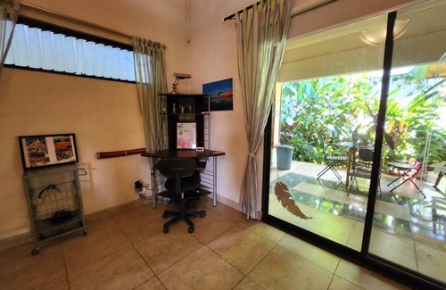 Mercedes Haus | Casa Colibrí - Tranquil Retreat Surrounded by Nature