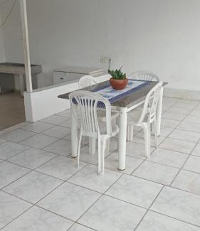 Manaus Wohnung | Casa com 3 quartos e varanda na praça 14
