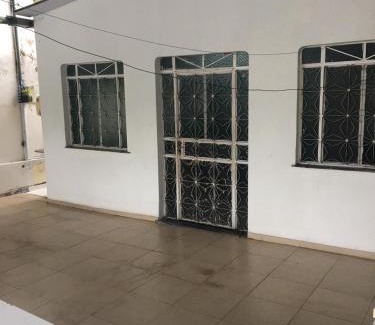 Manaus Wohnung | Casa com 3 quartos e varanda na praça 14