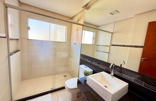 Vale dos Pinheiros Haus | Casa com 3 suítes em bairro nobre