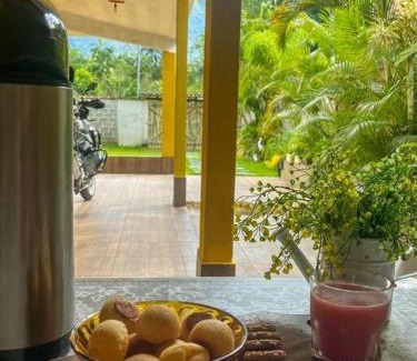 Ariro Haus | Casa com churrasqueira e piscina, perto de riacho