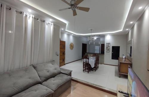 Jardim Gurilandia Haus | Casa com garagem, ar condicionado, sala tv e jantar, cozinha completa e lavanderia