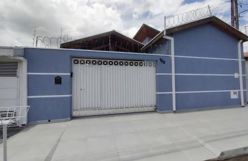 Jardim Gurilandia Haus | Casa com garagem, ar condicionado, sala tv e jantar, cozinha completa e lavanderia