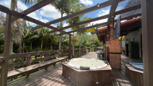 Nova Friburgo Haus | Casa com hidro privativa e área gourmet próximo ao Centro