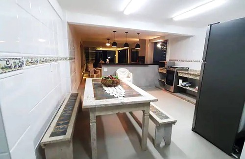 Rasa Skihütte | Casa com piscina e churrasqueira em Búzios/RJ