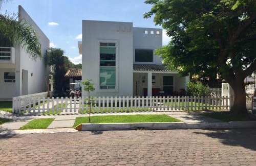 Atlixco Haus | Casa con Alberca para 12 personas en Club de Golf el Cristo