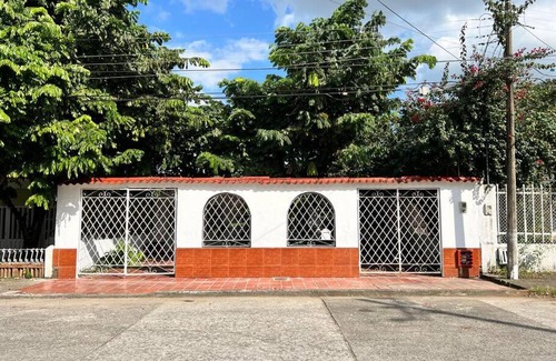 Acacias Haus | Casa con la mejor ubicación Acacias