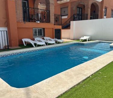 Vegas del Genil Haus | Casa con piscina a 10 min de Granada centro, Parking Gratis