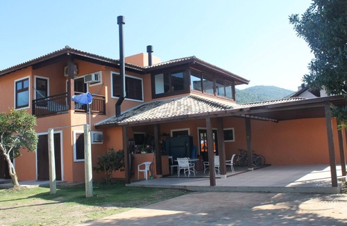 Centro Haus | Casa Condominio Alto Padrao Floripa - 4 Suiten und 1 Schlafzimmer mit Hausmädchen