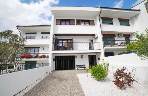 Peso da Regua Haus | Casa da Laranja by Quantique