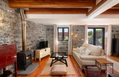 Prazeres Haus | Casa da Raposeira by An Island Apart