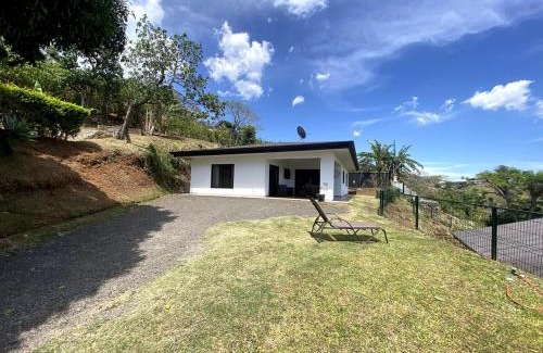 Escobal Haus | Casa Daniela, Relax and Enjoy!