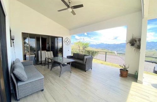 Escobal Haus | Casa Daniela, Relax and Enjoy!