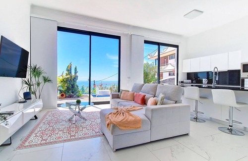 Estrela da Calheta Haus | Casa das Flores by LovelyStay