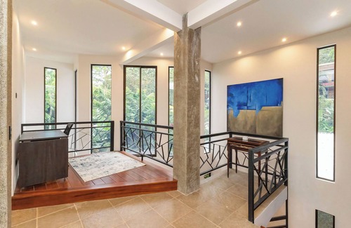 Valle Pura Vida Haus | Casa de Agua - 3-bedroom house in charming Manuel Antonio with WiFi, AC