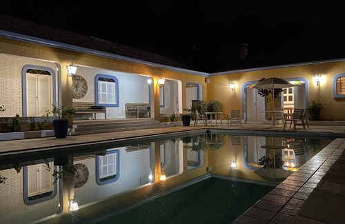 Valinhos Hütte | Casa de Campo com Ampla Área de Lazer, Piscina, Mini Campo e Quadra