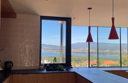 Lanhelas Haus | Casa de Férias com Piscina e Vista Fantástica