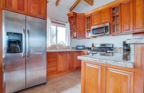 Surfside Haus | Casa de la Paz