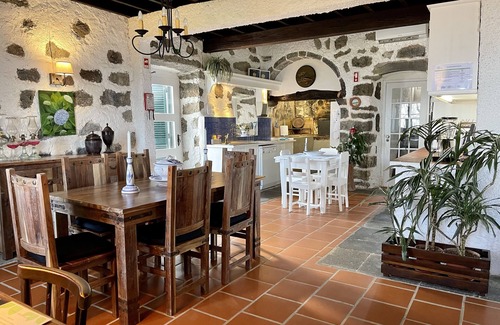 Ponta Delgada Haus | Casa de Pilatos - Rustikales Azorenhaus mit herrlichem Meerblick