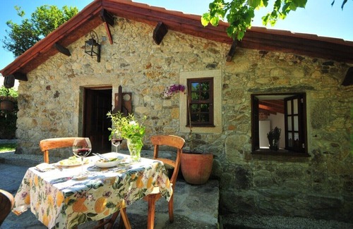 Vila Nova de Cerveira Haus | Casa de Santiago Charming Cottage w/ Beautiful Garden