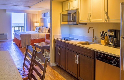 Volusia County Resort | Casa Del Mar Beach Resort, Just steps from the ocean