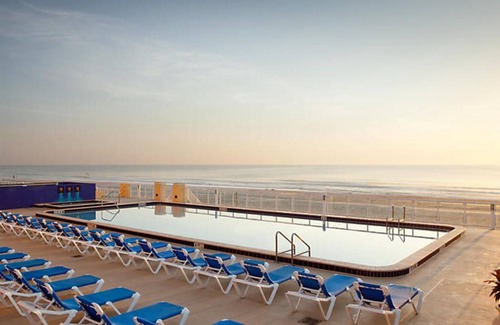 Volusia County Resort | Casa Del Mar Beach Resort, Just steps from the ocean
