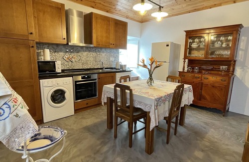 Praia da Vitoria Hütte | Casa do Avô José Alves (T3), Country House - Rural Tourism