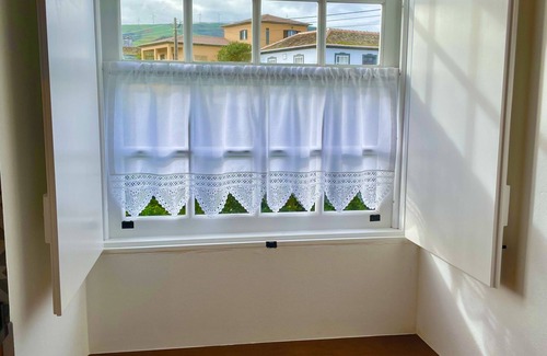 Praia da Vitoria Hütte | Casa do Avô José Alves (T3), Country House - Rural Tourism