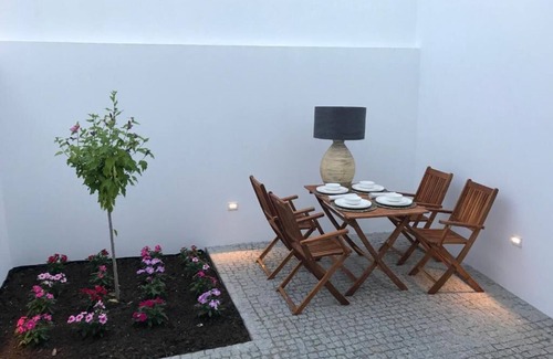 Evora Haus | CASA DO CABIDO - Elegance in simple traits
