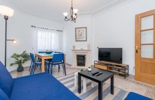 Canada Wohnung | Casa do Lagar 2BDR - 4 mins walk train station - quiet - balcony - wi-fi