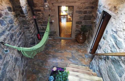 Oleiros Haus | Casa do Linho 400 year old country cottage