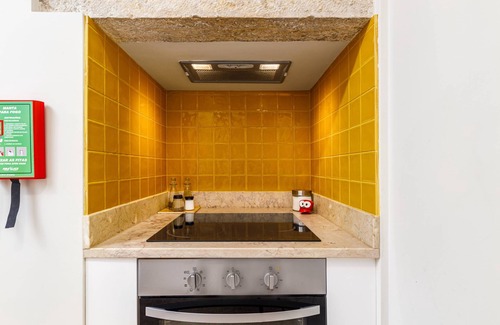 Linda-a-Velha Wohnung | 2BR New Family Friendly von Top Sehenswürdigkeiten w / Free Park