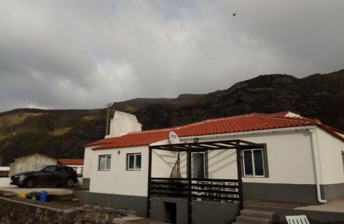 Lajes das Flores Haus | Casa do Sol Posto