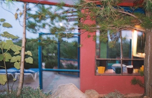 Fonte do Bispo Haus | Casa do Teatro farbenfrohes,priv. Ferienhaus, Pool,Wifi,TV,Klimaanlage,Meernahe