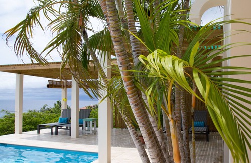 Sabadeco Villa | Neu renovierte Ocean Front Villa! Friedlich und privat!