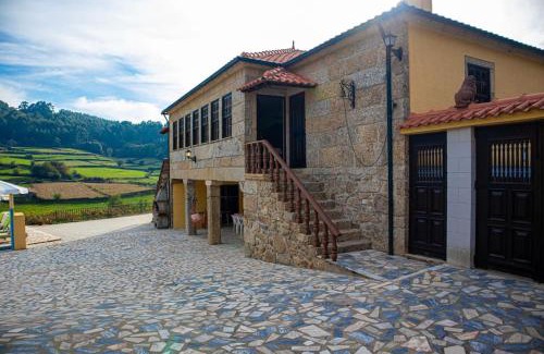 Bico Haus | Casa dos Leões- Aldeia dos 4 abades