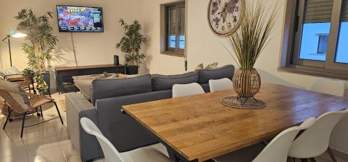 Albufeira Old Town Wohnung | Casa dos Sinos Beach Apartment 1 with Roof Terrace