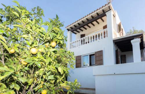 Santa Eulalia del Rio Haus | Casa en Ibiza con vistas increíbles en Es Figueral