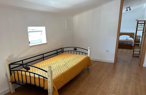 Abrantes Haus | Casa Espaçosa com Piscina Privada Perto das Praias Fluviais do Zêzere