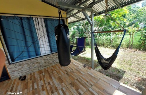 Puerto Jimenez Haus | Casa Familiar Grande Mono Congo de osa