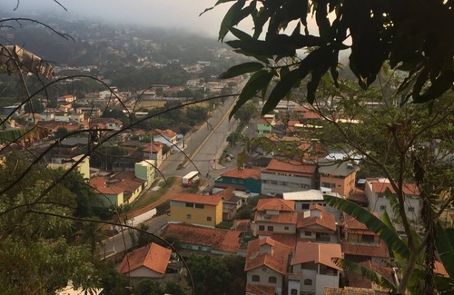 Sabara Haus | casa Grande, confortável e perfeito para descansar do estresse da cidade grande.