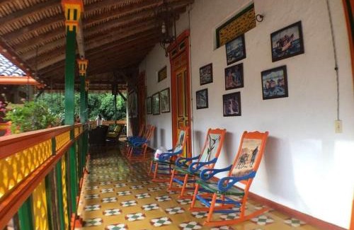 Quebrada Guadalejo Haus | Casa Guayaquil en el Parque Principal Cauca Viejo