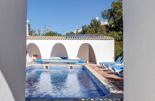Vale de Covo Villa | Geräumige Villa mit 4 Schlafzimmern in Gehweite von Carvoeiro mit beheiztem Pool