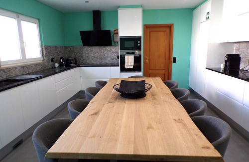 Vale de Parra Haus | Casa James - 5 bedroom, 6 bath Sleeps 10 - Modern Spacious Villa - Vale de Parra