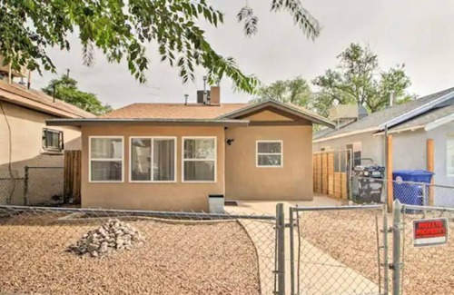 Raynolds Addition Haus | Casa La Flor