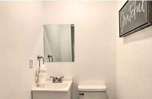 Raynolds Addition Haus | Casa La Flor