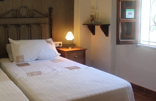 Almedinilla Bed & Breakfast | Casa La Nuez Cottages, geräumiges Badezimmer, kostenloses WLAN, eine Terrasse, Pool, Garten